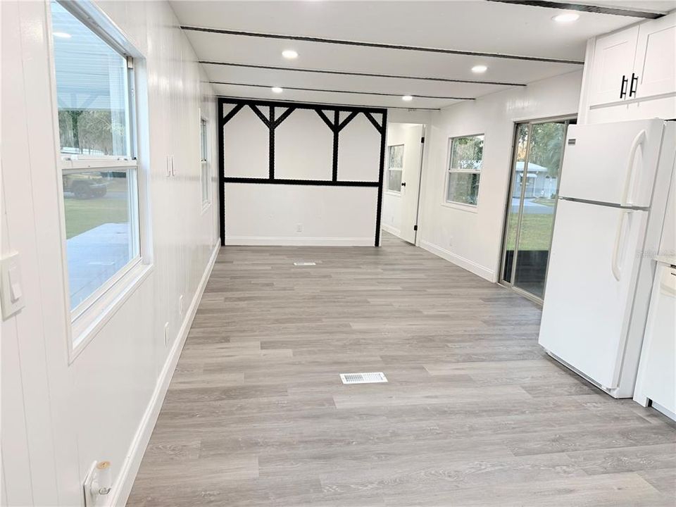 待售: $94,900 (2 贝兹, 2 浴室, 672 平方英尺)