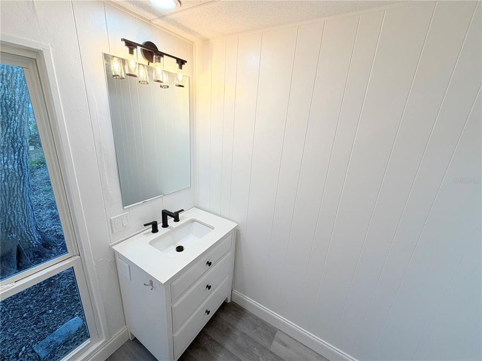 待售: $94,900 (2 贝兹, 2 浴室, 672 平方英尺)