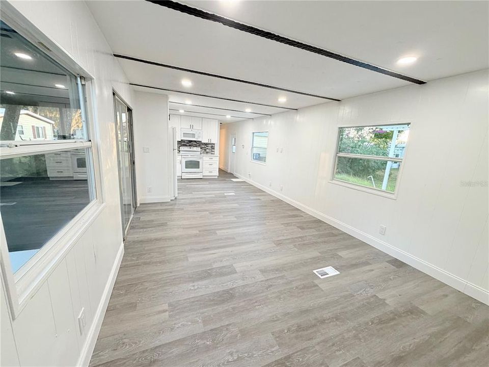 待售: $94,900 (2 贝兹, 2 浴室, 672 平方英尺)