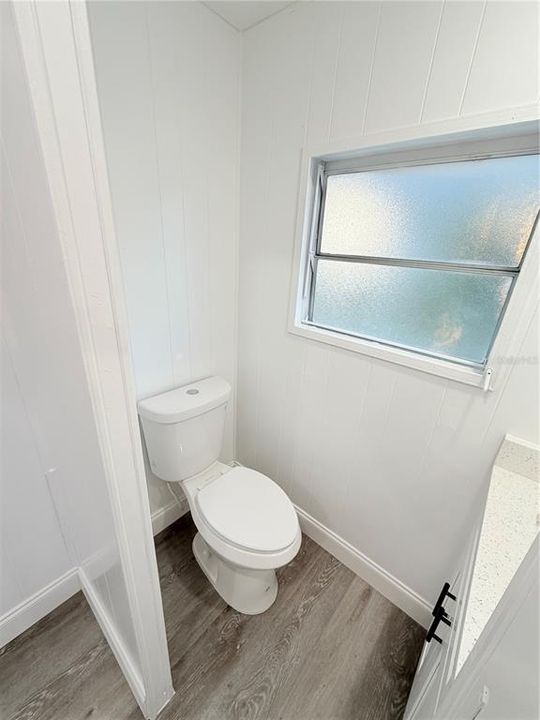 待售: $94,900 (2 贝兹, 2 浴室, 672 平方英尺)