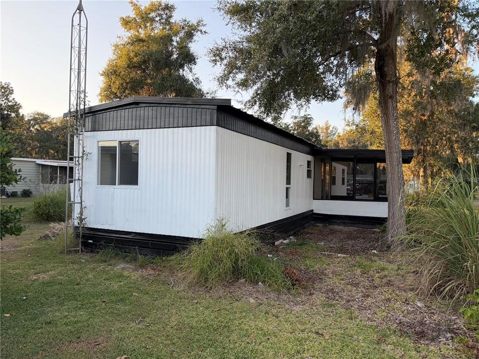 待售: $94,900 (2 贝兹, 2 浴室, 672 平方英尺)