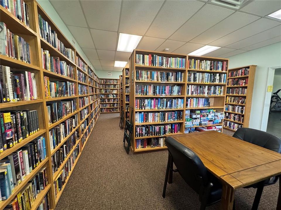 待售: $94,900 (2 贝兹, 2 浴室, 672 平方英尺)