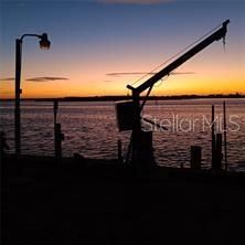 待售: $1,295,000 (0.14 acres)