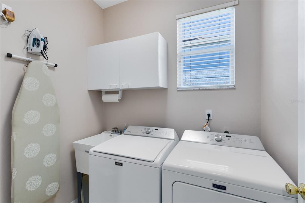 En Venta: $679,000 (5 camas, 3 baños, 3232 Pies cuadrados)