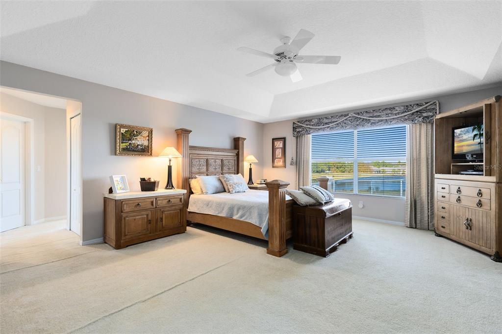 En Venta: $679,000 (5 camas, 3 baños, 3232 Pies cuadrados)