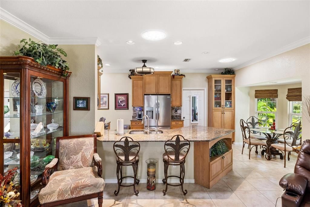 Под контрактом: $268,000 (2 спален, 2 ванн, 1364 Квадратных фут)