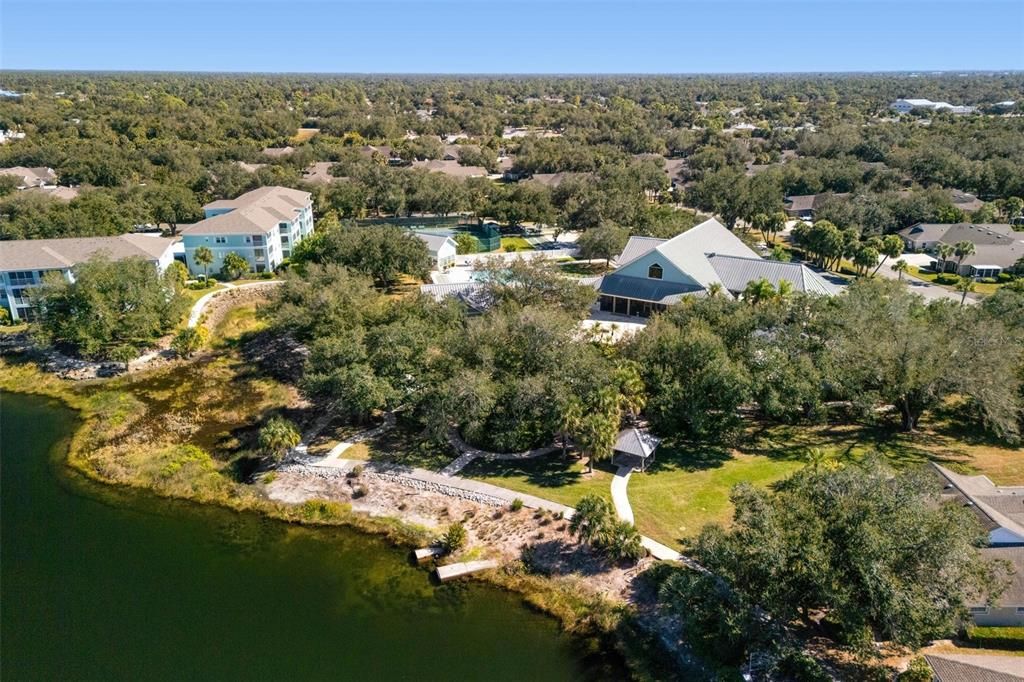 Под контрактом: $268,000 (2 спален, 2 ванн, 1364 Квадратных фут)