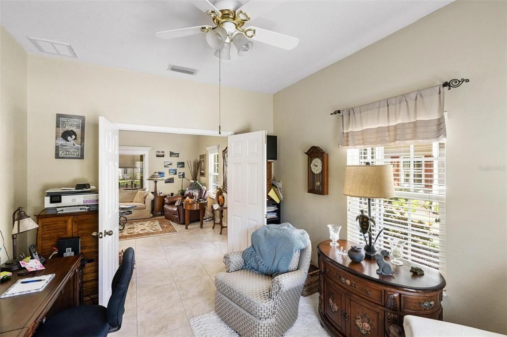 Под контрактом: $268,000 (2 спален, 2 ванн, 1364 Квадратных фут)