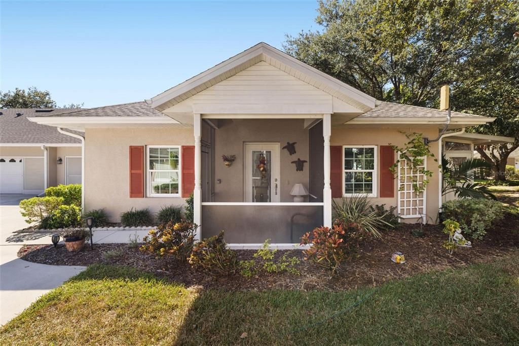 Под контрактом: $268,000 (2 спален, 2 ванн, 1364 Квадратных фут)