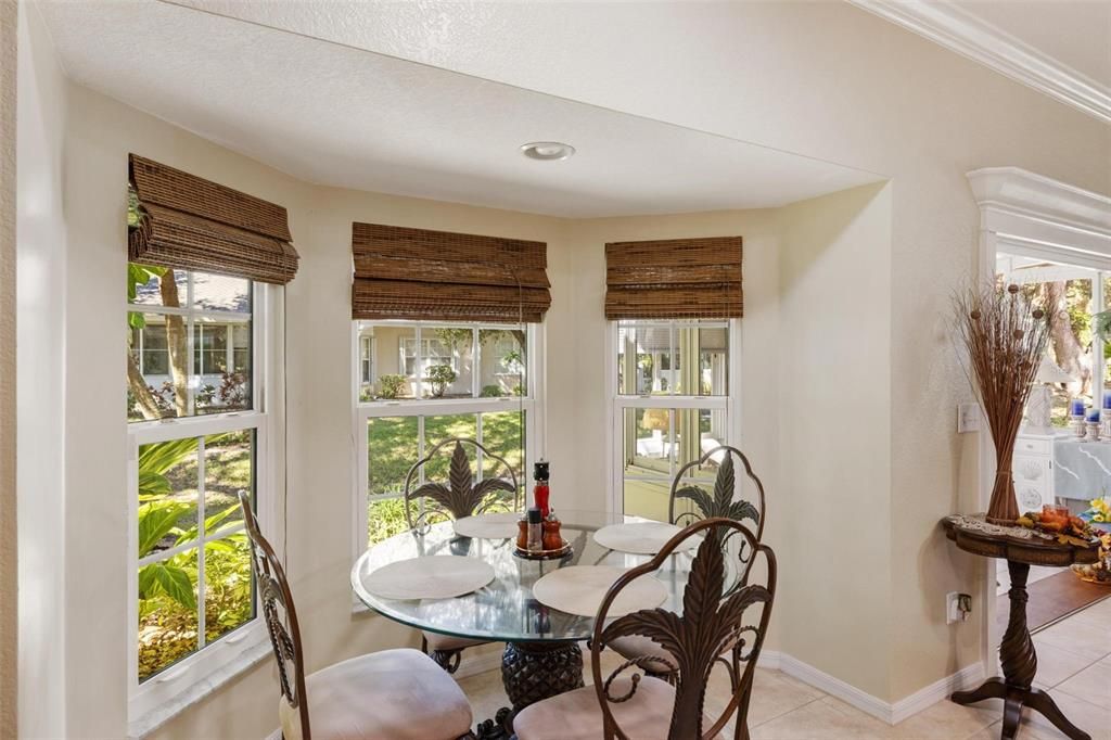 Под контрактом: $268,000 (2 спален, 2 ванн, 1364 Квадратных фут)