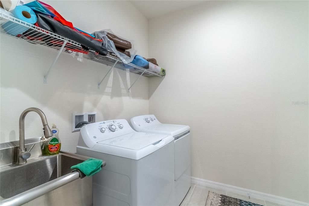 В аренду: $2,900 (4 спален, 2 ванн, 2282 Квадратных фут)