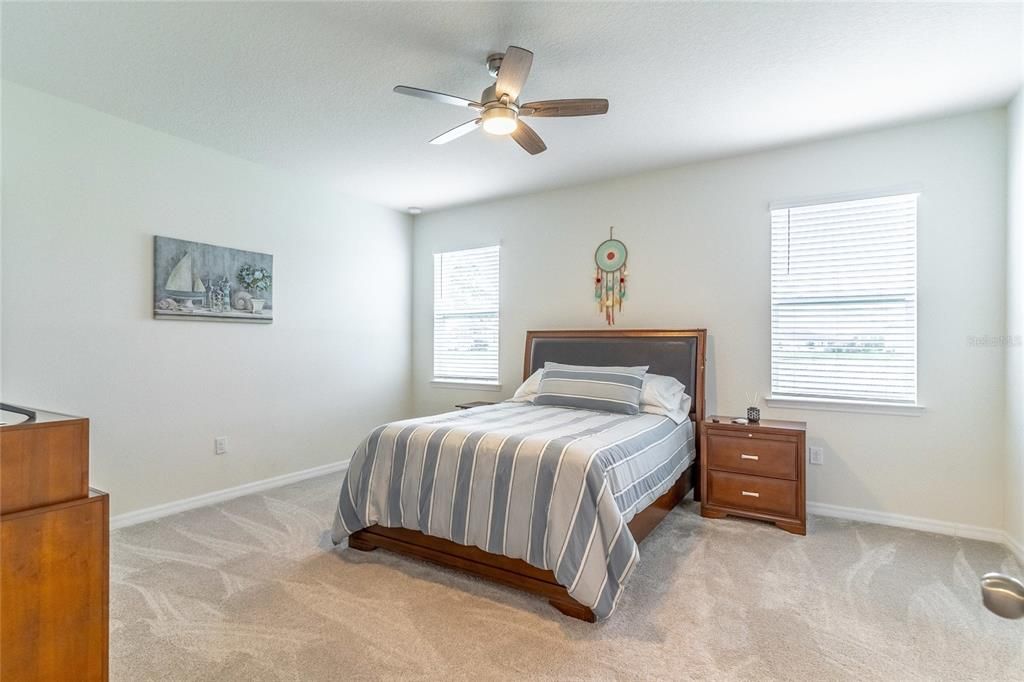 В аренду: $2,900 (4 спален, 2 ванн, 2282 Квадратных фут)