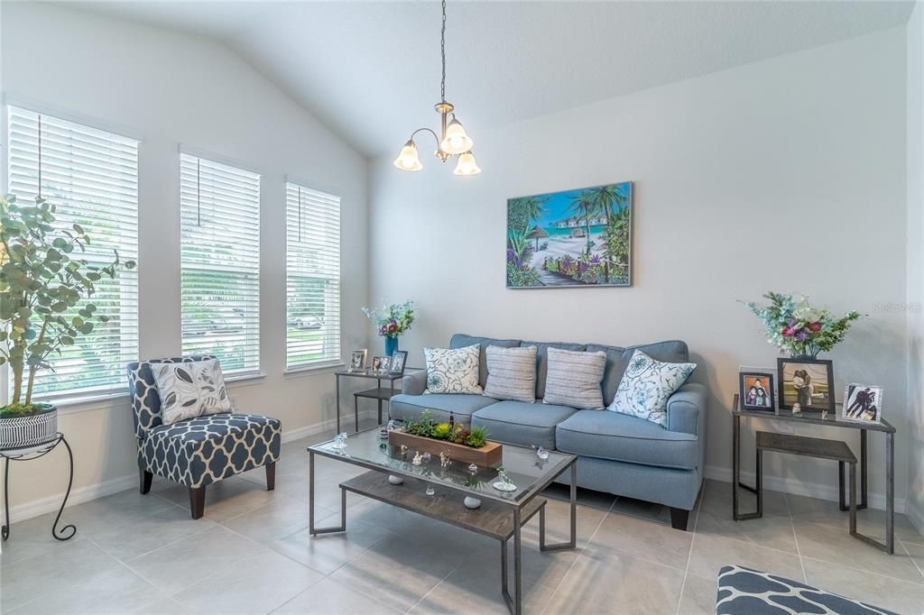 В аренду: $2,900 (4 спален, 2 ванн, 2282 Квадратных фут)