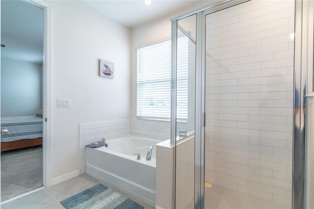 В аренду: $2,900 (4 спален, 2 ванн, 2282 Квадратных фут)