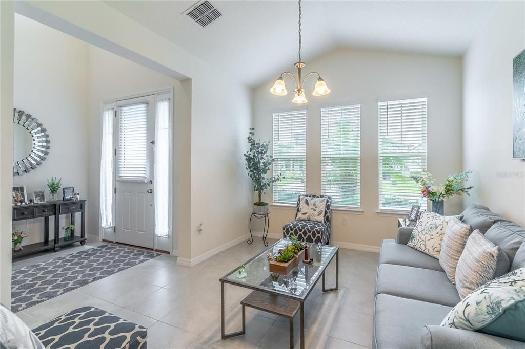 В аренду: $2,900 (4 спален, 2 ванн, 2282 Квадратных фут)