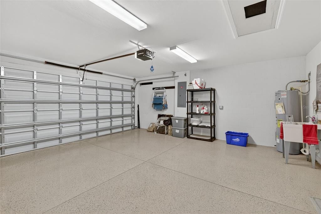 На продажу: $294,900 (2 спален, 2 ванн, 1363 Квадратных фут)