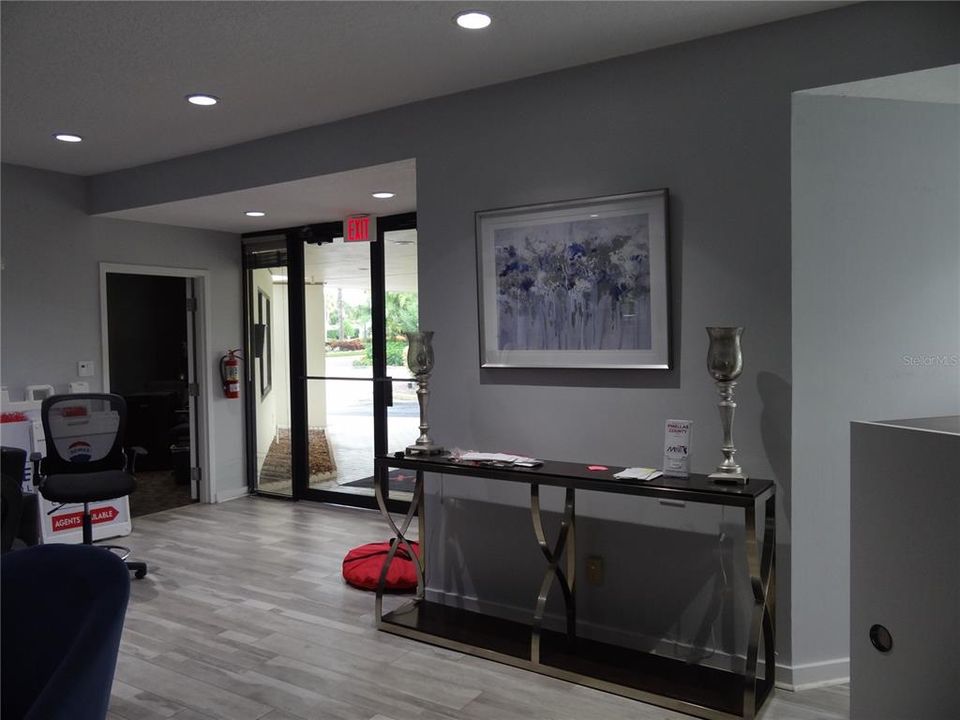 合同活跃: $750,000 (0 贝兹, 0 浴室, 3571 平方英尺)