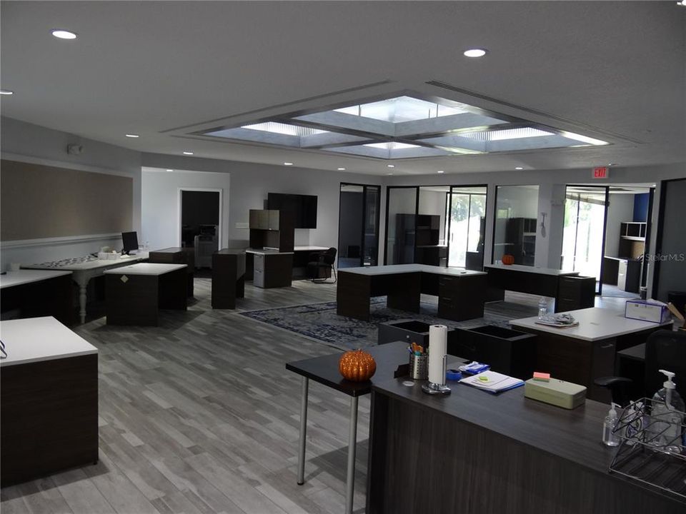 合同活跃: $750,000 (0 贝兹, 0 浴室, 3571 平方英尺)