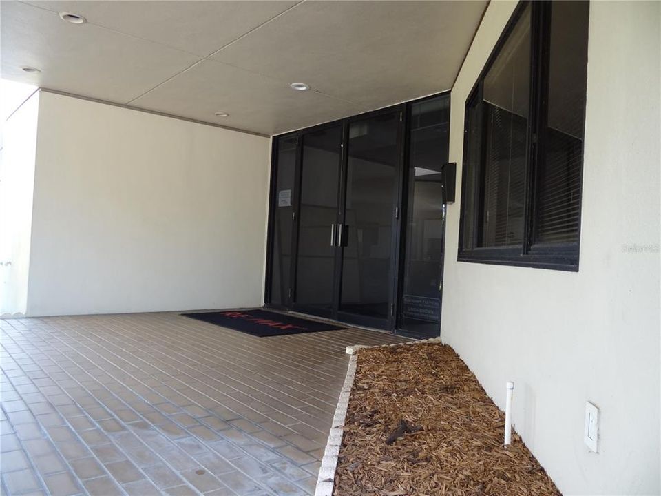 合同活跃: $750,000 (0 贝兹, 0 浴室, 3571 平方英尺)