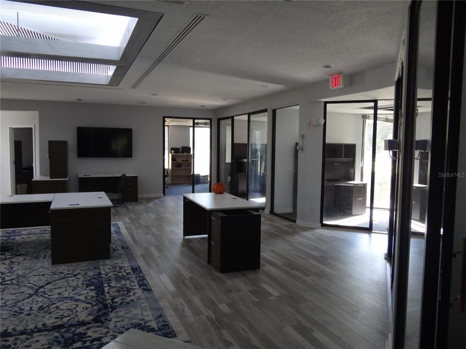 合同活跃: $750,000 (0 贝兹, 0 浴室, 3571 平方英尺)