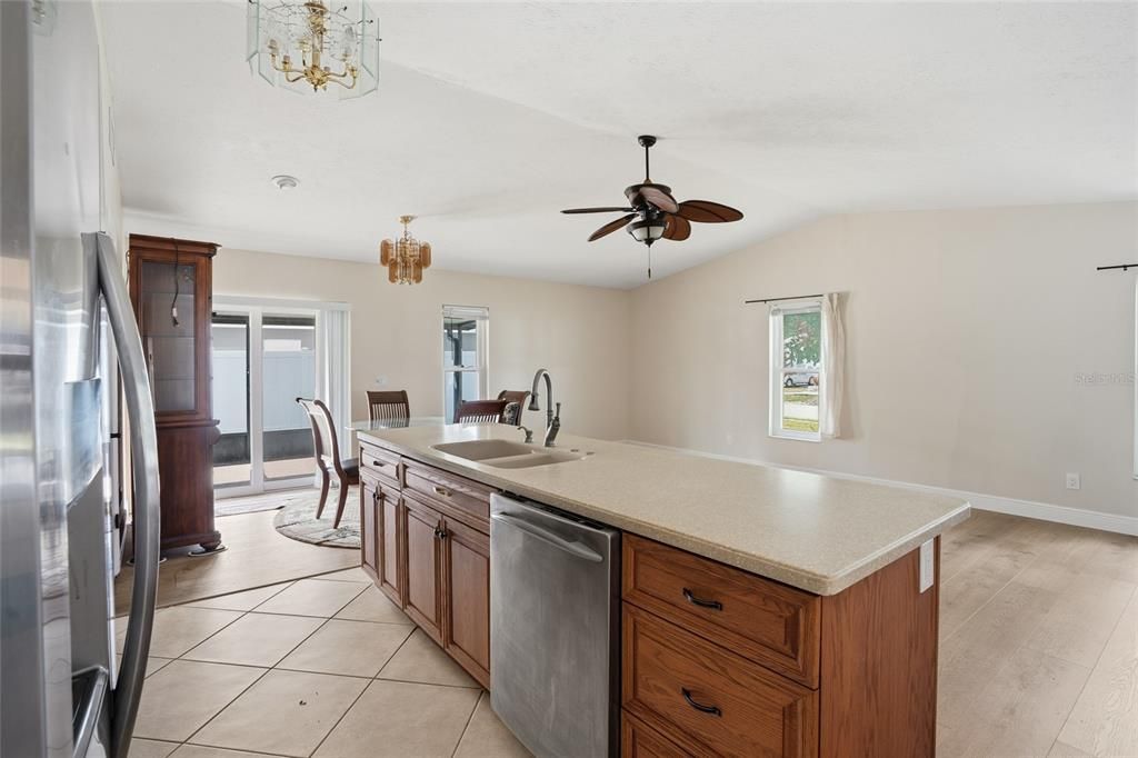 En Venta: $420,000 (3 camas, 2 baños, 1344 Pies cuadrados)