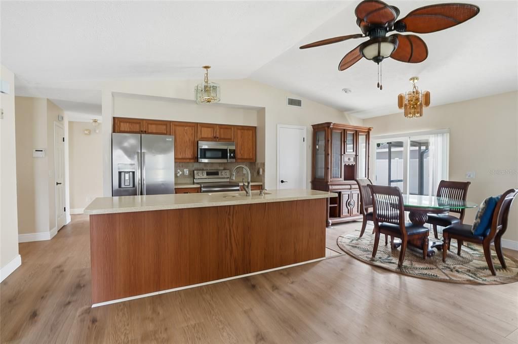 En Venta: $420,000 (3 camas, 2 baños, 1344 Pies cuadrados)