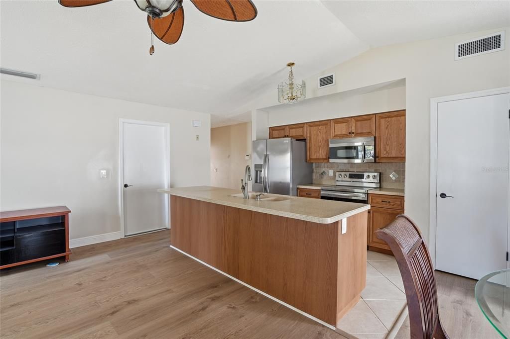 En Venta: $420,000 (3 camas, 2 baños, 1344 Pies cuadrados)