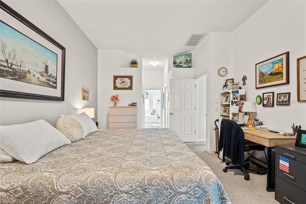 For Sale: $469,900 (4 beds, 3 baths, 2782 Square Feet)