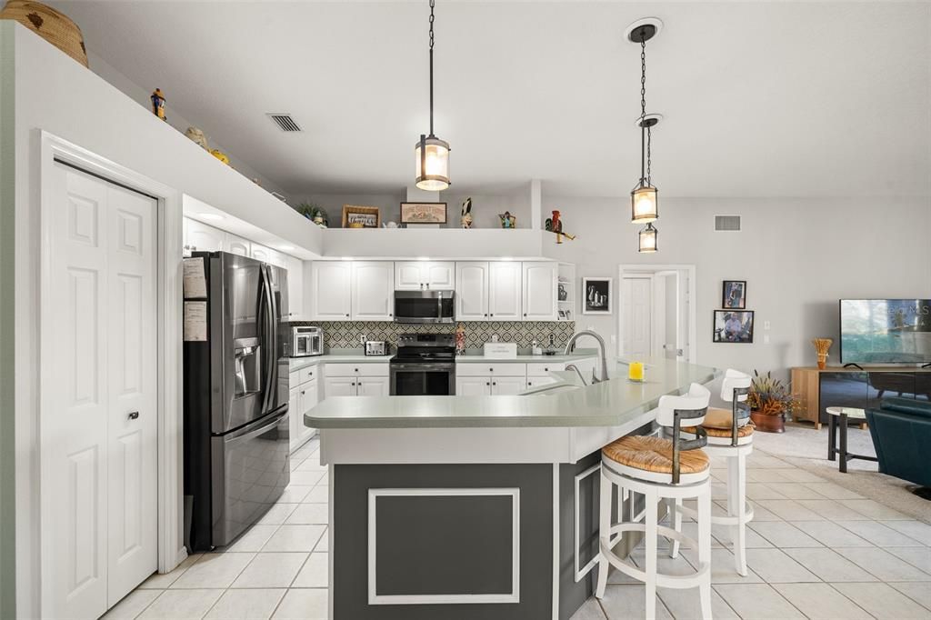 For Sale: $469,900 (4 beds, 3 baths, 2782 Square Feet)