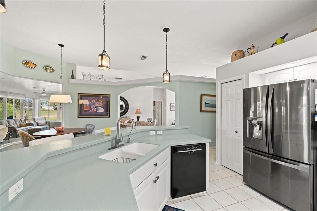 For Sale: $469,900 (4 beds, 3 baths, 2782 Square Feet)