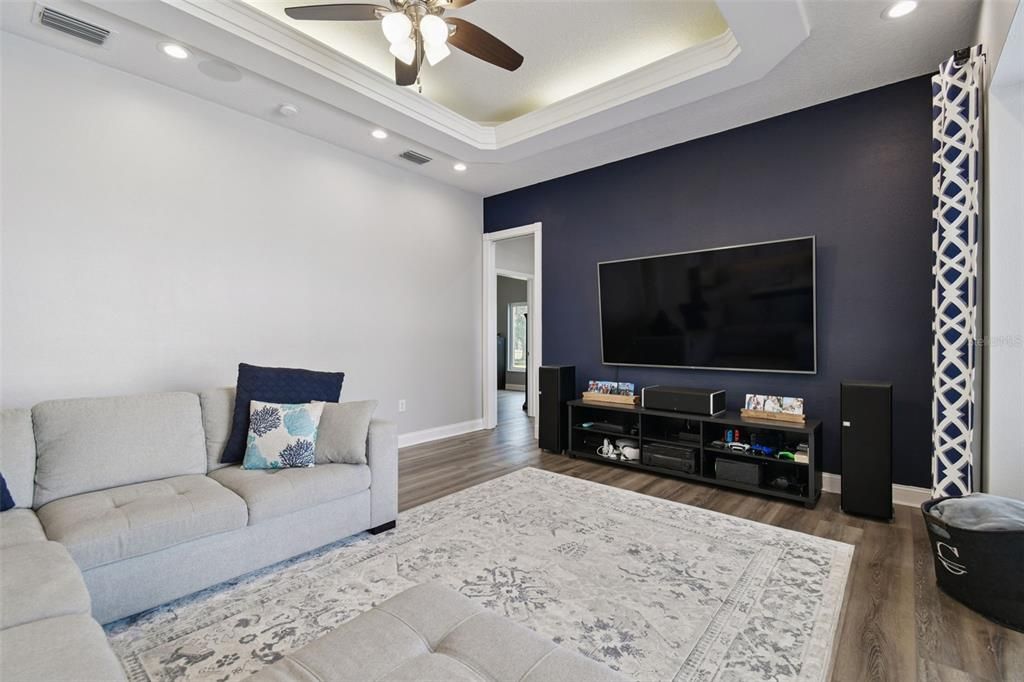 For Sale: $799,900 (5 beds, 3 baths, 2873 Square Feet)