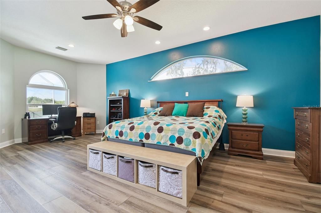 For Sale: $799,900 (5 beds, 3 baths, 2873 Square Feet)