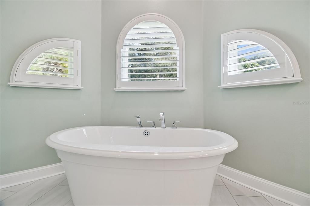 For Sale: $799,900 (5 beds, 3 baths, 2873 Square Feet)