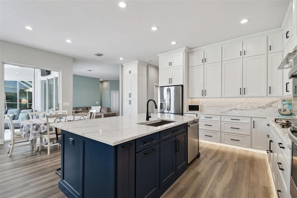 For Sale: $799,900 (5 beds, 3 baths, 2873 Square Feet)