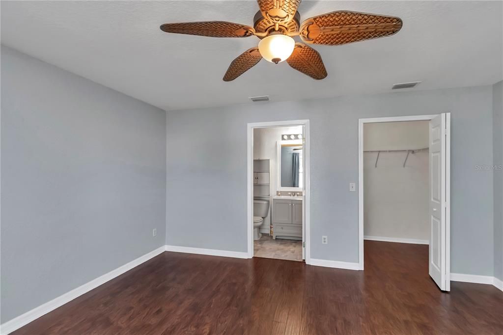 For Sale: $235,000 (3 beds, 2 baths, 1383 Square Feet)