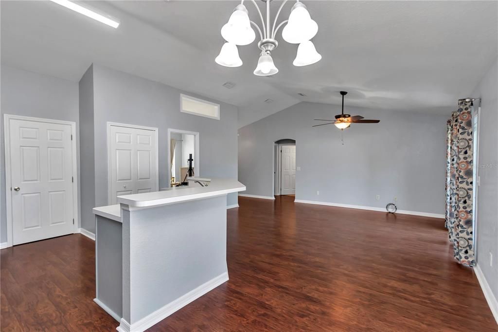 For Sale: $235,000 (3 beds, 2 baths, 1383 Square Feet)