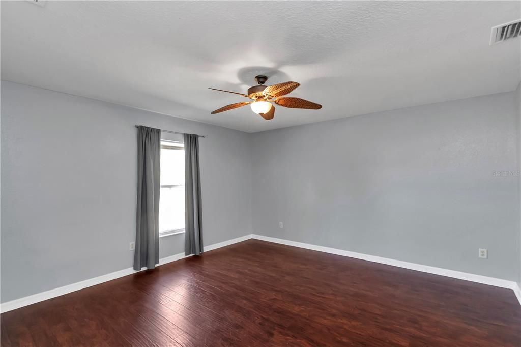 For Sale: $235,000 (3 beds, 2 baths, 1383 Square Feet)