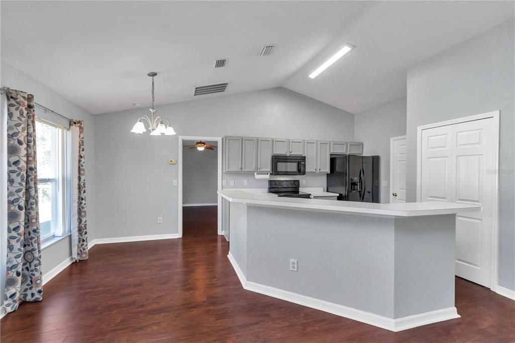 For Sale: $235,000 (3 beds, 2 baths, 1383 Square Feet)