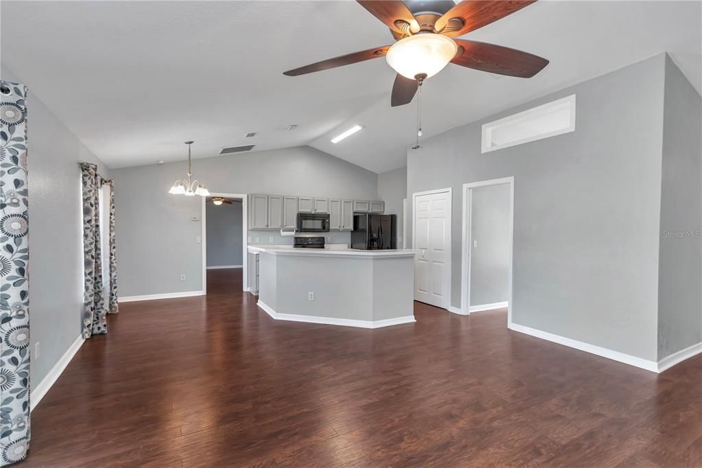 For Sale: $235,000 (3 beds, 2 baths, 1383 Square Feet)