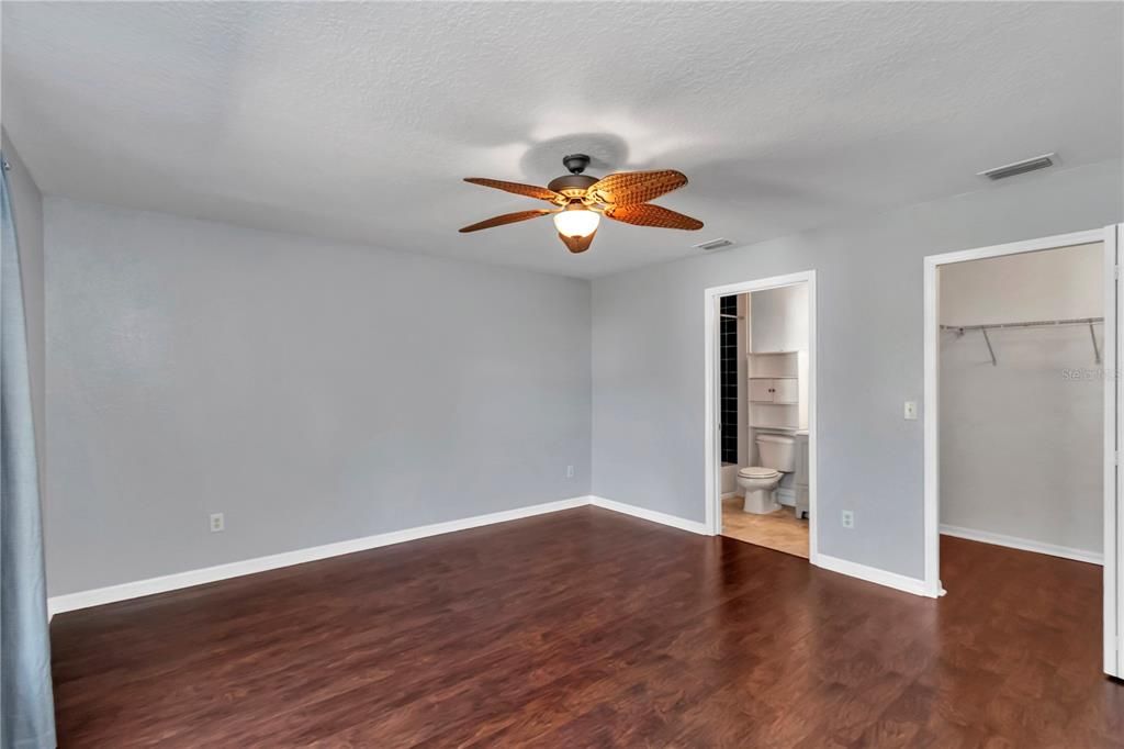 For Sale: $235,000 (3 beds, 2 baths, 1383 Square Feet)