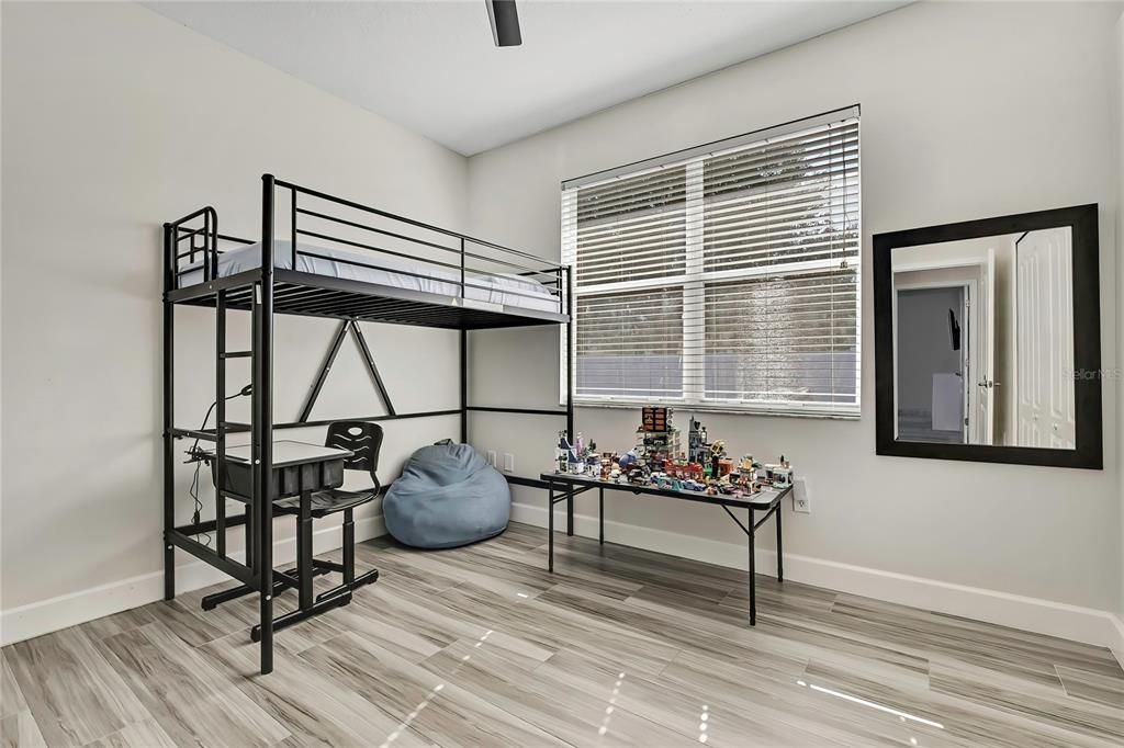 En Venta: $449,000 (4 camas, 3 baños, 2166 Pies cuadrados)