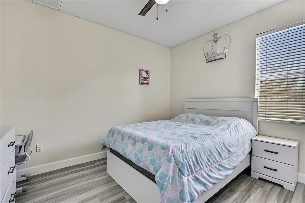 En Venta: $449,000 (4 camas, 3 baños, 2166 Pies cuadrados)