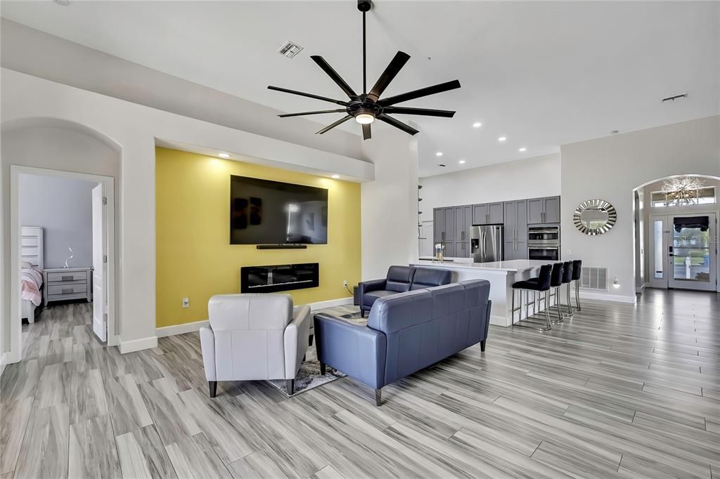 En Venta: $449,000 (4 camas, 3 baños, 2166 Pies cuadrados)