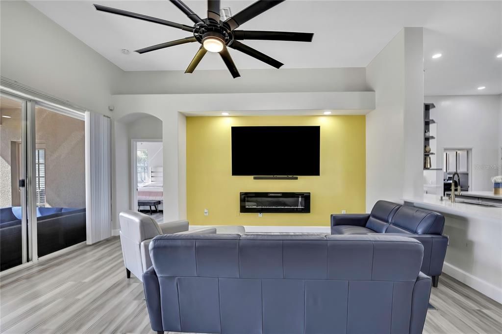 En Venta: $449,000 (4 camas, 3 baños, 2166 Pies cuadrados)