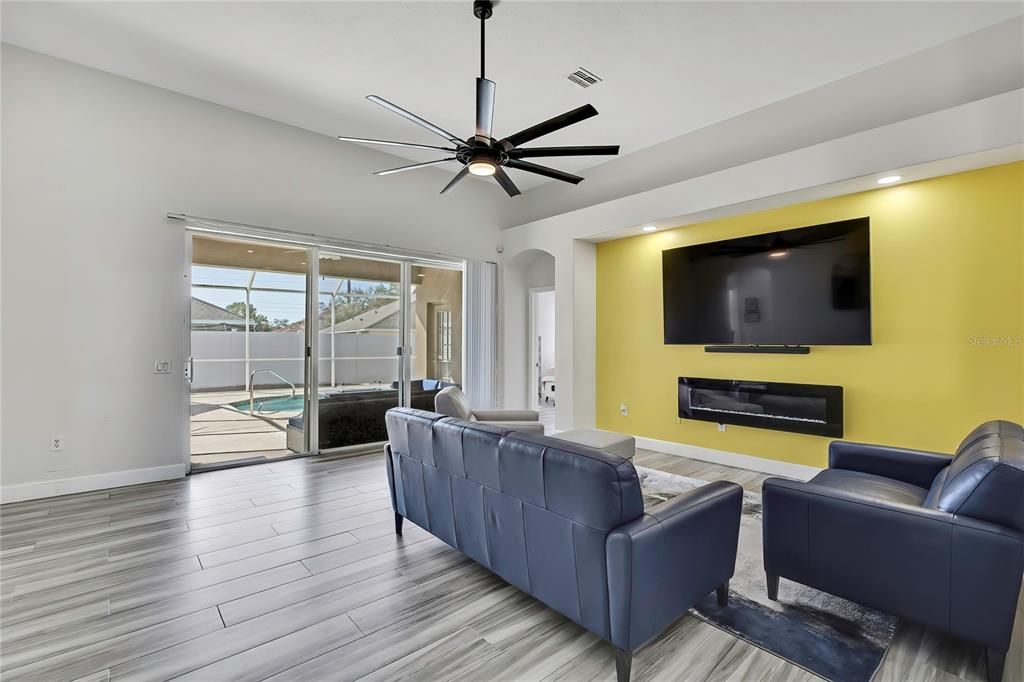 En Venta: $449,000 (4 camas, 3 baños, 2166 Pies cuadrados)