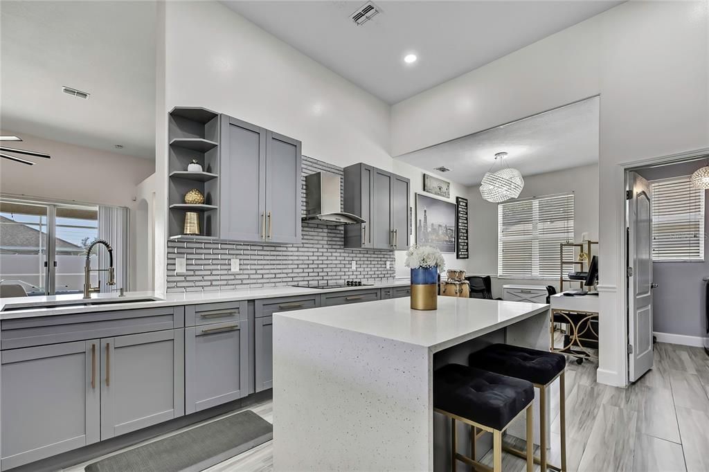 En Venta: $449,000 (4 camas, 3 baños, 2166 Pies cuadrados)