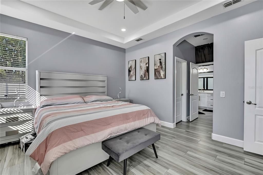 En Venta: $449,000 (4 camas, 3 baños, 2166 Pies cuadrados)