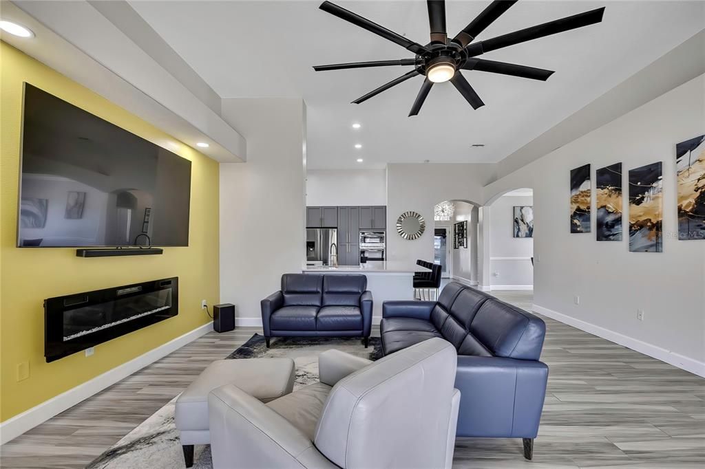 En Venta: $449,000 (4 camas, 3 baños, 2166 Pies cuadrados)