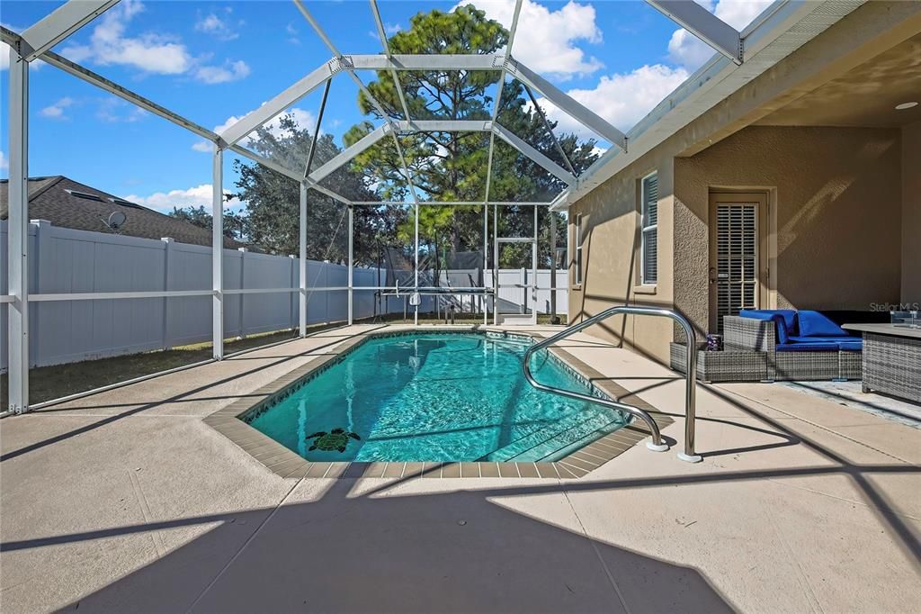 En Venta: $449,000 (4 camas, 3 baños, 2166 Pies cuadrados)