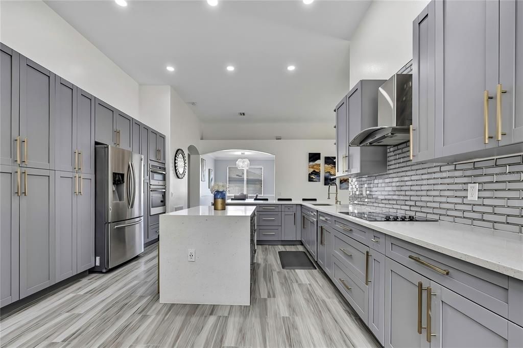 En Venta: $449,000 (4 camas, 3 baños, 2166 Pies cuadrados)